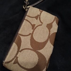 Wristlet brown with C's Clutch